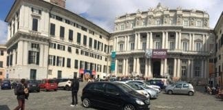 Genova – Proteste per piazza Matteotti invasa dalle auto, ma erano tutti in Chiesa
