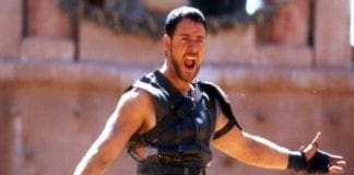 “L’arte del divorzio”: Russell Crowe mette all’asta l’armatura de “Il Gladiatore”