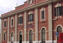 Cornigliano, scritte inneggianti alle BR nel sottopasso della stazione