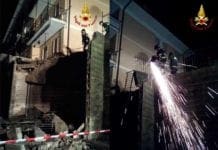 Crolla un muro a Serra Riccò, chiusa strada privata