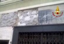 Sestri Ponente, si stacca lastra di ardesia: ferita una passante