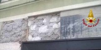 Sestri Ponente, si stacca lastra di ardesia: ferita una passante