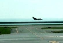 Caccia militare a volo radente sull’Aeroporto di Genova – VIDEO