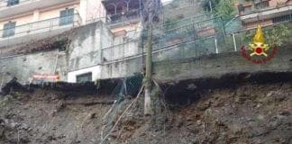 Certosa, frana in via del Castelluccio. Interdetto transito veicolare