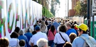 Euroflora, si fingono membri di una onlus per chiedere soldi ai visitatori. Fermati dalla Polizia