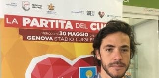 Jack Savoretti emoziona il Gaslini con un mini concerto “unplugged” – VIDEO