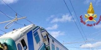 Brignole – Treno fa manovra e finisce contro il binario tronco