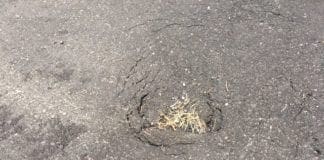 Marassi – La buca di via Robino si sta riaprendo