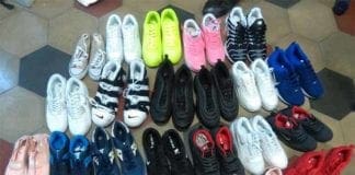 Loano, prende a calci tavoli di un bar e spintona un agente: arrestato venditore abusivo