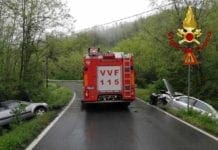 Beverino – Scontro tra auto sulla Provinciale, tre veicoli nel fossato