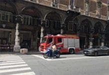 Via XX settembre, si stacca un pezzo di intonaco: intervento dei Vigili del Fuoco – VIDEO –