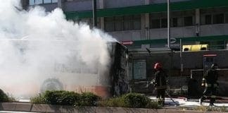 Genova – Autobus in fiamme in via Cantore