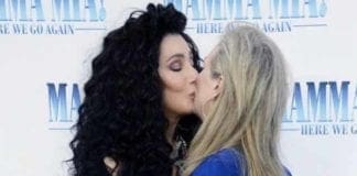 Gossip – Meryl Streep bacia Cher alla premiere di “Mamma Mia! Here We Go Again”