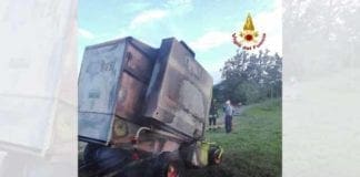 Altare, imballatrice di fieno in fiamme: intervento dei Vigili del Fuoco