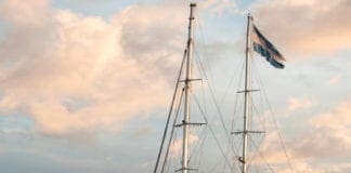 Genova, il catamarano Ice Lady Patagonia II alla Marina per una mostra gratuita