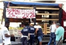Fruttivendolo abusivo in via Pacinotti, sequestrata la merce