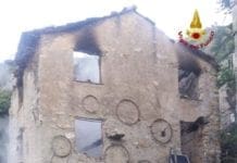 Canate di Marsiglia, i pompieri vanno a spegnere incendio e scoprono aggressione