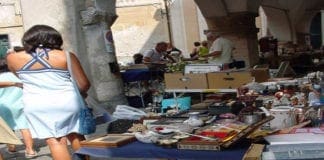 Finalborgo, al via il mercatino dell’antiquariato