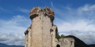 Finale Ligure, passeggiata notturna nei castelli con Storie al Chiaro di Luna