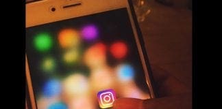Genova, shopping su Instagram ma non riceve l’abito: denunciato 65enne