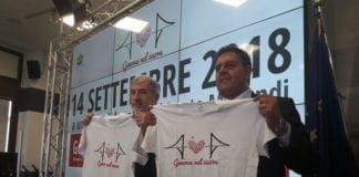 Genovanelcuore, vendute in poche ore le prime 4mila magliette