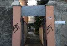 Genova Prà, svastiche naziste all’ingresso del poliambulatorio di Villa De Mari