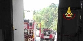 Savignone, magazzino in fiamme: nove intossicati