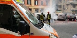 Marassi, auto in fiamme in corso Sardegna