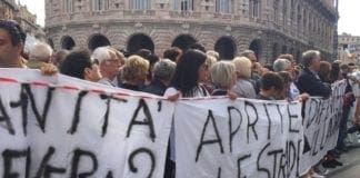 Ponte Morandi, in migliaia in piazza Genova per chiedere di fare presto – VIDEO