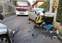 Fezzano, scontro frontale tra due auto: due feriti
