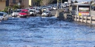 Si rompe un tubo dell’acqua in corso Europa, traffico bloccato