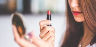 Genova – Penelope Please organizza cinque lezioni su seduzione, moda e arte del burlesque