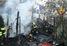 Nè, fiamme distruggono mezzi agricoli