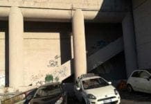 Pegli, sgomberato insediamento abusivo sotto il ponte ferroviario di via Loano