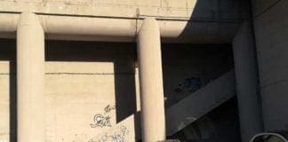 Pegli, sgomberato insediamento abusivo sotto il ponte ferroviario di via Loano