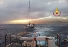 Voltri – Vigili del Fuoco soccorrono barca a vela in difficoltà al largo del VTE