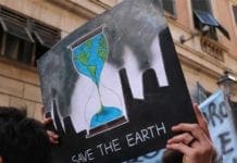 Fridays For Future, in migliaia in piazza a Genova – FOTO