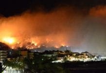 Maxi incendio nei boschi sopra Cogoleto, autostrada chiusa e famiglie sfollate Incendio Cogoleto
