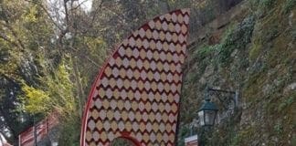 Portofino – Sui sentieri compaiono “strane porte” e i residenti protestano