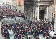 25 aprile 1945 – Genova festeggia con un corteo da diecimila persone