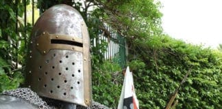 Cavalieri e soldati medievali nell’accampamento di Albissola Marina