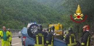Auto ribaltata sull’autostrada A10 a Borghetto Santo Spirito auto ribaltata autostrada