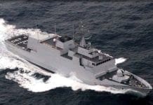 Migranti salvati dalla Marina Militare in arrivo nel porto di Genova