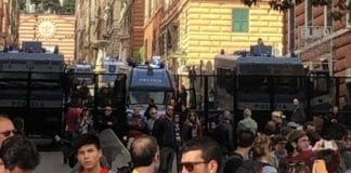 Comizio di Casa Pound a Genova, tensione alle stelle