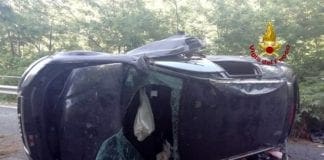 Tiglieto, auto si ribalta, feriti 4 giovani