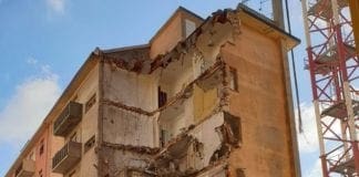 Ponte Morandi – Oggi la demolizione del civico 12 di via Porro