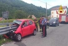 Montoggio, guard rail sfonda parabrezza: salvo il conducente
