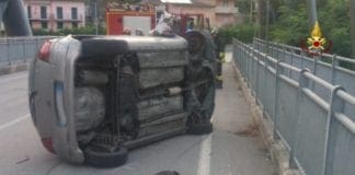 Val Graveglia, si cappotta con l’auto: ragazzo salvato dai Vigili del Fuoco