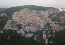 Finale, scivola mentre arrampica il Bric e rimane bloccata a 70 metri: soccorsa in elicottero