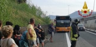 La Spezia – Principio di incendio a bordo di un autobus